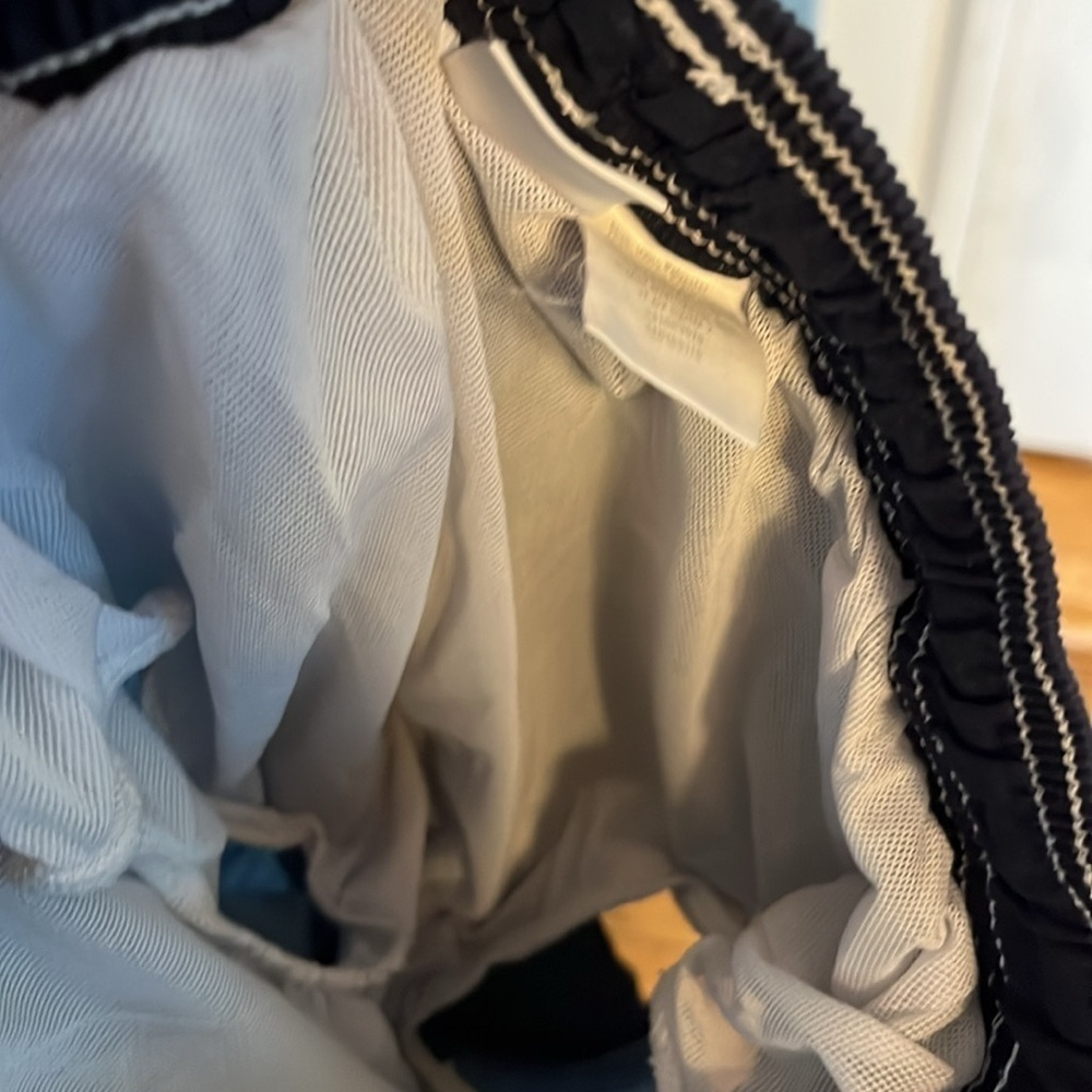 Drawstring swim trunks - Picture 3 of 3